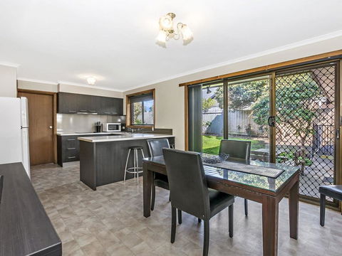 45 On REGENT - Accommodation Gladstone 2