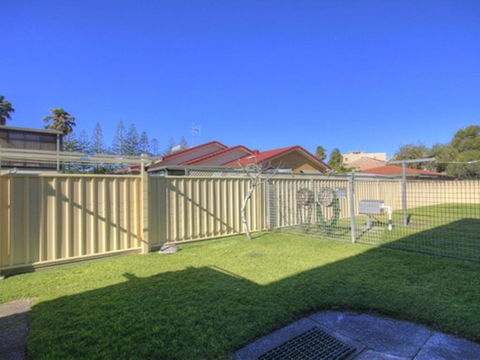 45A Wharf - Upstairs - Accommodation Gladstone 1