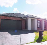 5 Bed 2 Bath big house - Accommodation Gladstone