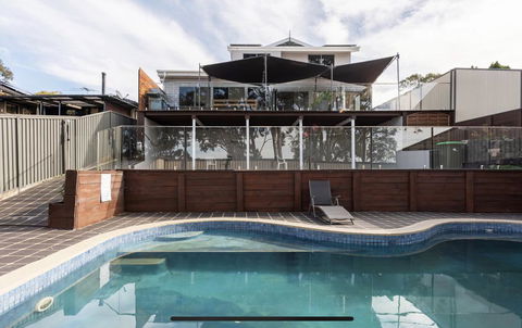 5 Bedroom With POOL And Studio Vues Relaxantes - Accommodation Gladstone 0