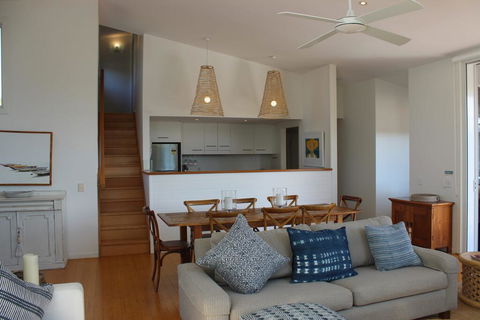 5 ON COAST - Accommodation Gladstone 0