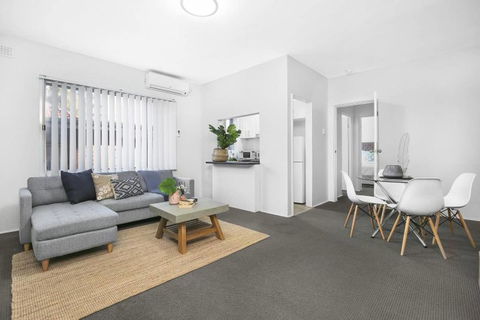 5 South Pacific 2 Bedrooms - Accommodation Gladstone 0