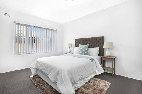 5 South Pacific 2 Bedrooms - Accommodation Gladstone 2