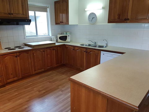 53 Honeysuckle Grove - Accommodation Gladstone 2