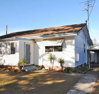 59 Wharf Street Opposite Bowling Club - Accommodation Gladstone