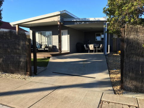 5B Genesta St, Cowes - Accommodation Gladstone 1