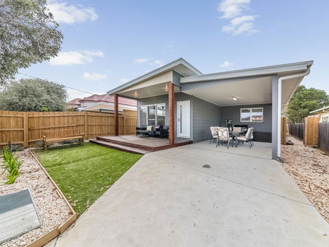 5B Genesta St, Cowes - Accommodation Gladstone 2