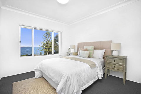 6 South Pacific Apartments - Accommodation Gladstone 0