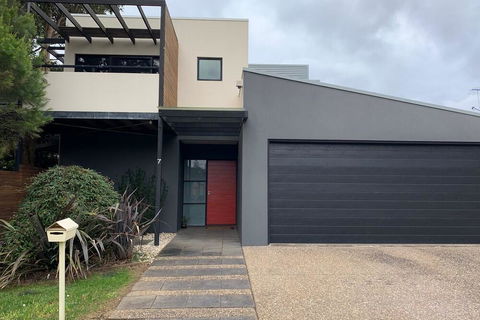 7 Findlay Street - Accommodation Gladstone 3