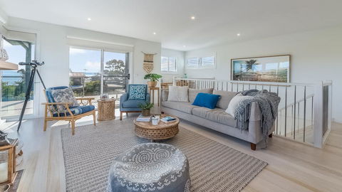 7 Graydens Road, Ventnor With Spectacular Views - Accommodation Gladstone 3