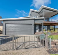 7 Graydens Road Ventnor with Spectacular views - Accommodation Gladstone