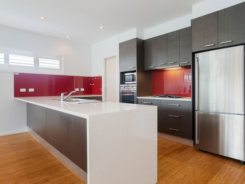 7 Judith Street - Stunning Duplex With Ducted Air - Accommodation Gladstone 2