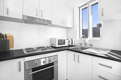 7 South Pacific Apartments - Accommodation Gladstone 3