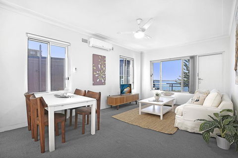 7 South Pacific Apartments - Accommodation Gladstone 1