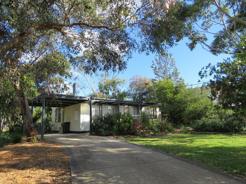8 Ophir Ave, Ventnor - Accommodation Gladstone 0