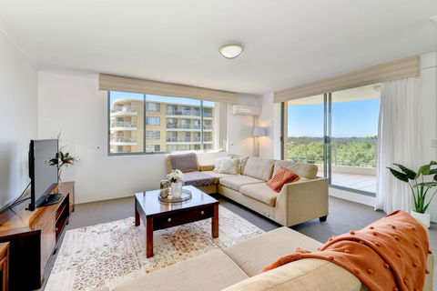 810 At The Plaza - Accommodation Gladstone 3
