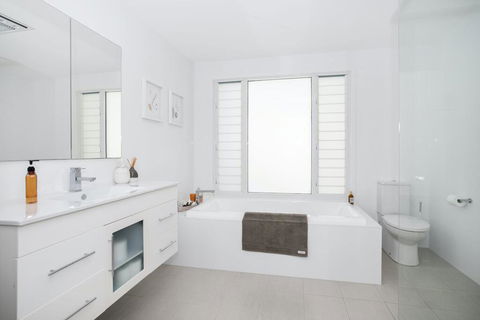 83A Garrads Lane, MILTON - Accommodation Gladstone 2