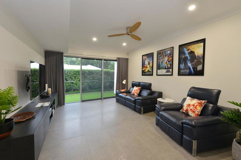 89 @ The Edge - Accommodation Gladstone 2