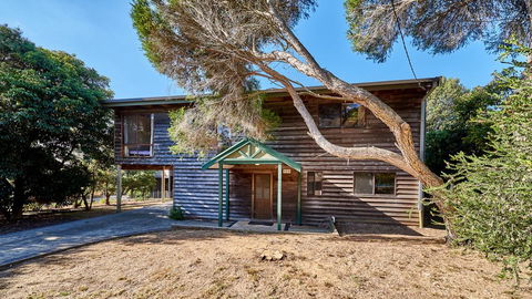 9 Boat Creek Road, Ventnor - Accommodation Gladstone 0