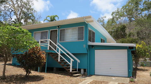 9 Butler Street At Picnic Bay - Accommodation Gladstone 0