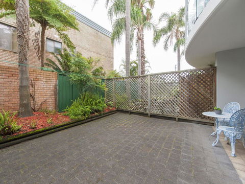 9 Cirrus @ Fingal Bay - Accommodation Gladstone 2