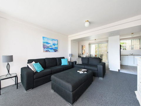 9 Cirrus @ Fingal Bay - Accommodation Gladstone 1