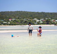 9 Marshall Street - Large Family Holiday Home just Metres to the Beach - Accommodation Gladstone