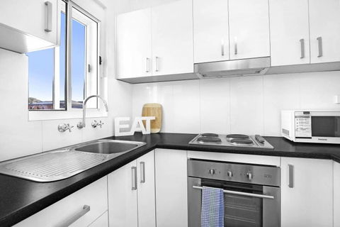 9 South Pacific 2 Bedrooms - Accommodation Gladstone 1