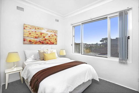 9 South Pacific 2 Bedrooms - Accommodation Gladstone 2