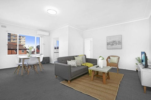 9 South Pacific 2 Bedrooms - Accommodation Gladstone 0