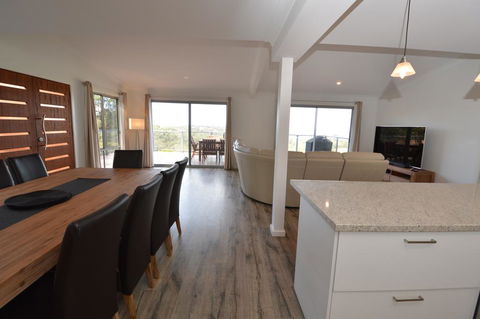 91 Berrambool Drive - Accommodation Gladstone 1