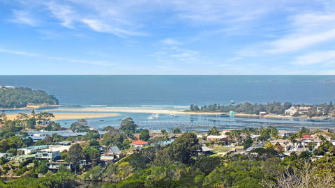 91 Berrambool Drive - Accommodation Gladstone 0