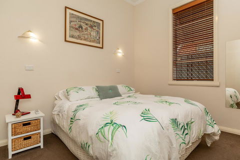 94Best Apartments - Accommodation Gladstone 1