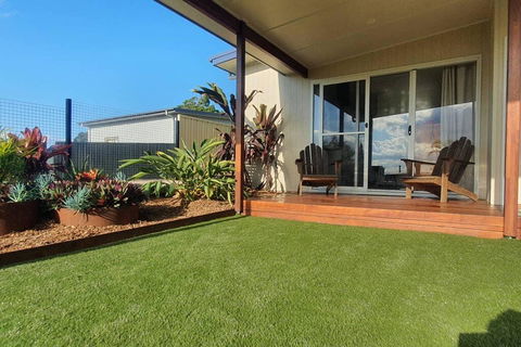 A Beach Getaway - Accommodation Gladstone 0