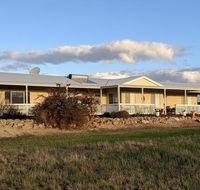 A Better Life Animal Sanctuary FarmStay - Private Two-Bedrooms Lounge Room  Bathroom  Toilet Shared Kitchen - Accommodation Gladstone