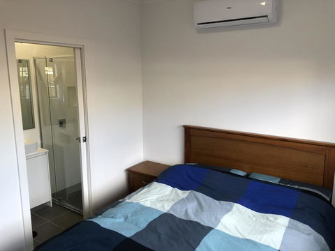 A Brand New Private Townhouse - Accommodation Gladstone 2