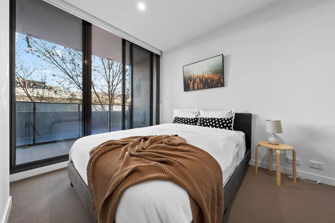 A Bright & Airy CBD Apt Next To Southern Cross - Accommodation Gladstone 1