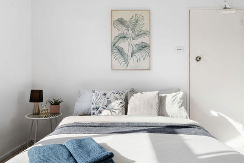 A Bright & Comfy Beach Studio, 5min Walk To Bondi Beach - Accommodation Gladstone 3