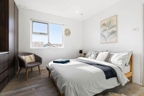 A Bright & Comfy Beach Studio, 5min Walk To Bondi Beach - Accommodation Gladstone 0