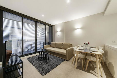 A Central & Cozy 2BR Apt Near Federation Square - Accommodation Gladstone 0