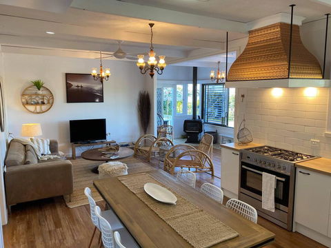 A Drop In The Ocean - Kingscliff - Accommodation Gladstone 1