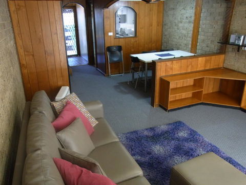 A Furnished Townhouse In Goulburn - Accommodation Gladstone 2