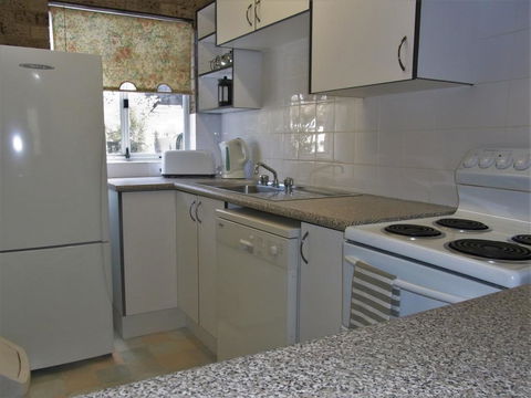 A Furnished Townhouse In Goulburn - Accommodation Gladstone 1