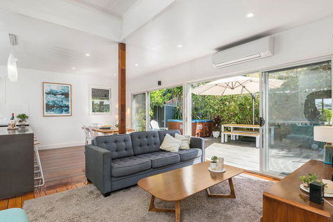 A PERFECT STAY - Aaloka Bay - Accommodation Gladstone 1