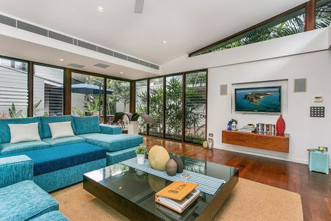 A PERFECT STAY - Amalfi Villa - Accommodation Gladstone 3