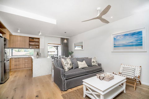 A PERFECT STAY - Luxe & Bloom - Accommodation Gladstone 0