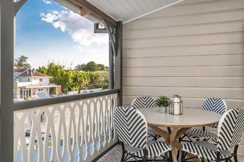 A PERFECT STAY - Luxe & Bloom - Accommodation Gladstone 3