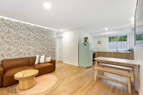 A PERFECT STAY - Sunset Beach - Surfside - Accommodation Gladstone 0
