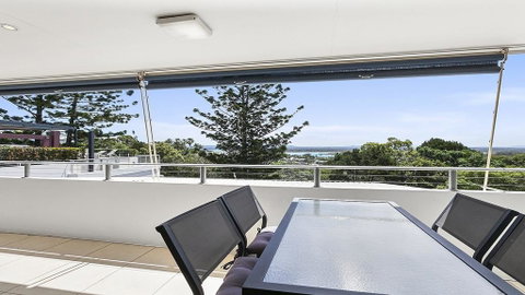 A Stylish Apartment With Noosa Views! - Unit 6 Yaringa 29 Noosa Drive - Accommodation Gladstone 0