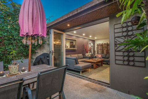 A SWEET ESCAPE - Brandon St Beach & Spa - Accommodation Gladstone 0